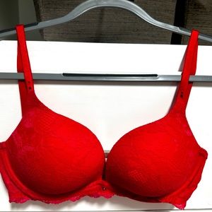 Victoria’s Secret Lace Push-up Bra